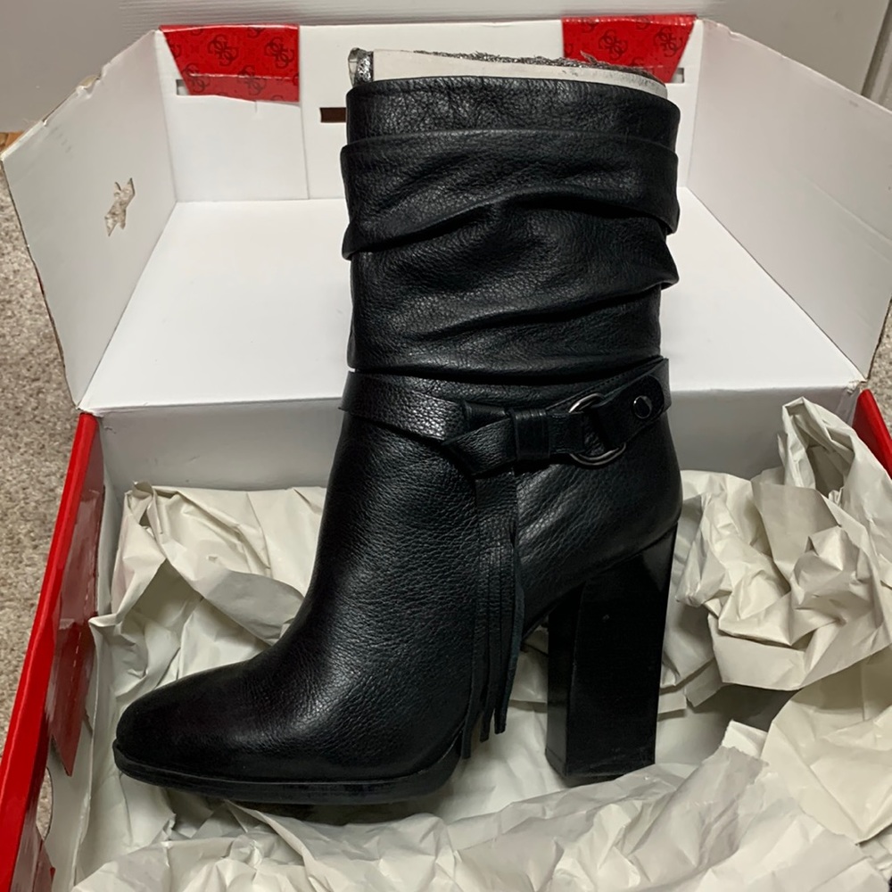 Guess black short heeled boots size 9… bundle and save $$$